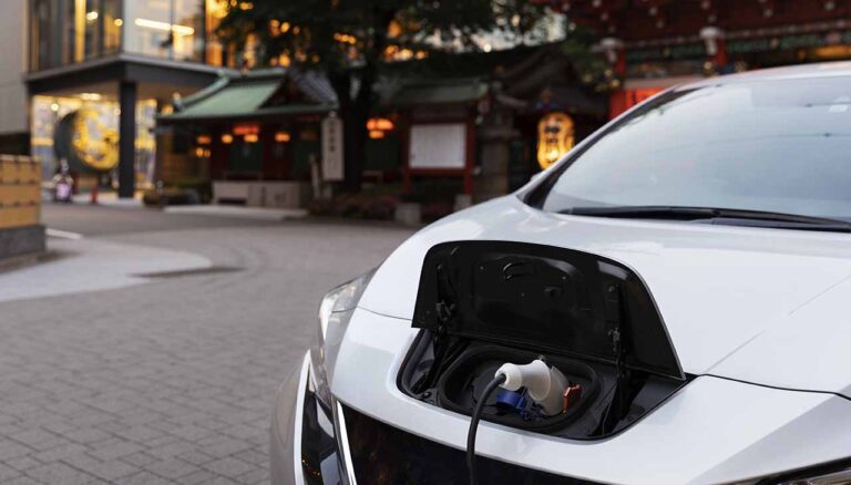 Shifting Gears in 2024: The Latest Innovations in Hybrid Car Technology